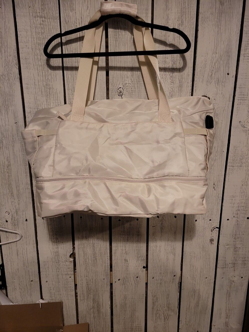 Etronik Gym Bag With USB Charge Point